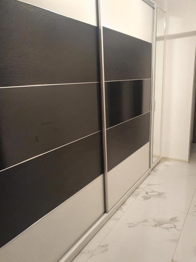 Apartament Lux Bucarest Esterno foto
